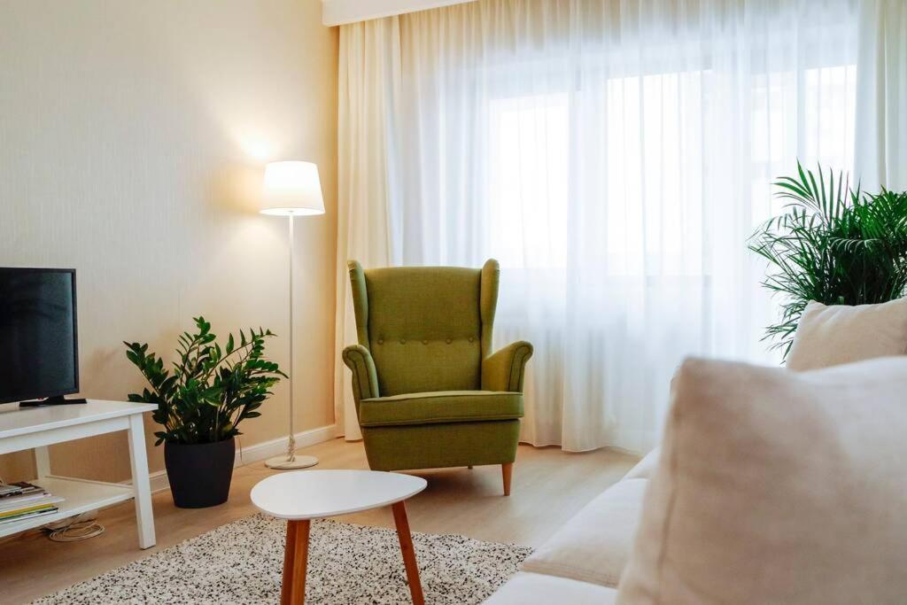 Elegant Vibes Apartment Next To Obor Market Букурещ Екстериор снимка