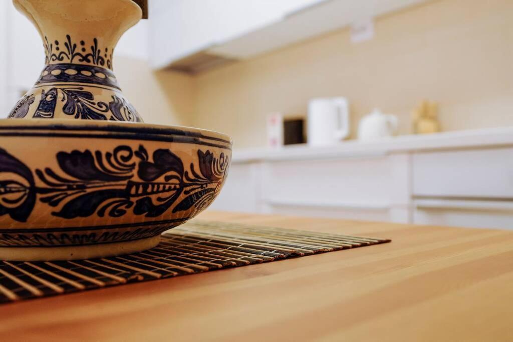 Elegant Vibes Apartment Next To Obor Market Букурещ Екстериор снимка