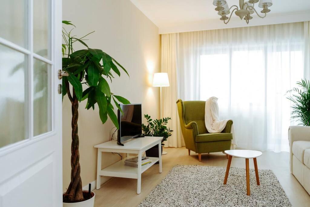 Elegant Vibes Apartment Next To Obor Market Букурещ Екстериор снимка