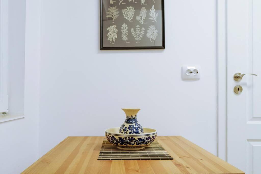 Elegant Vibes Apartment Next To Obor Market Букурещ Екстериор снимка