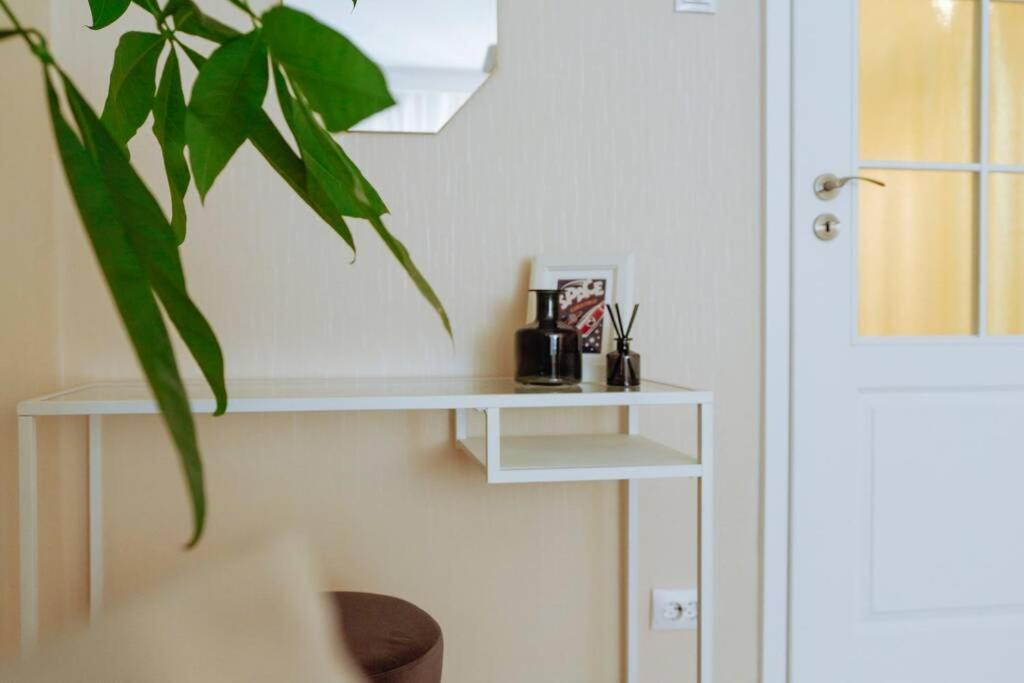 Elegant Vibes Apartment Next To Obor Market Букурещ Екстериор снимка