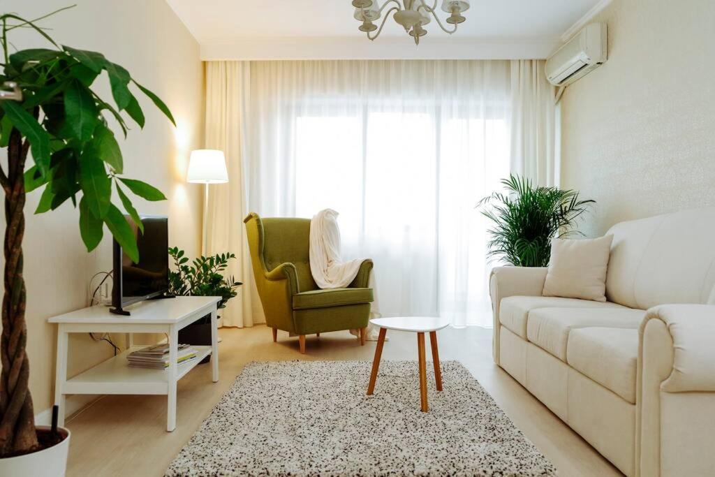 Elegant Vibes Apartment Next To Obor Market Букурещ Екстериор снимка